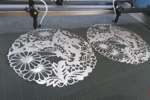 Cắt Vải Laser Theo Yêu Cầu – Giải Pháp Gia Công Chính Xác, Nhanh Gọn Tại Xưởng ZoZo