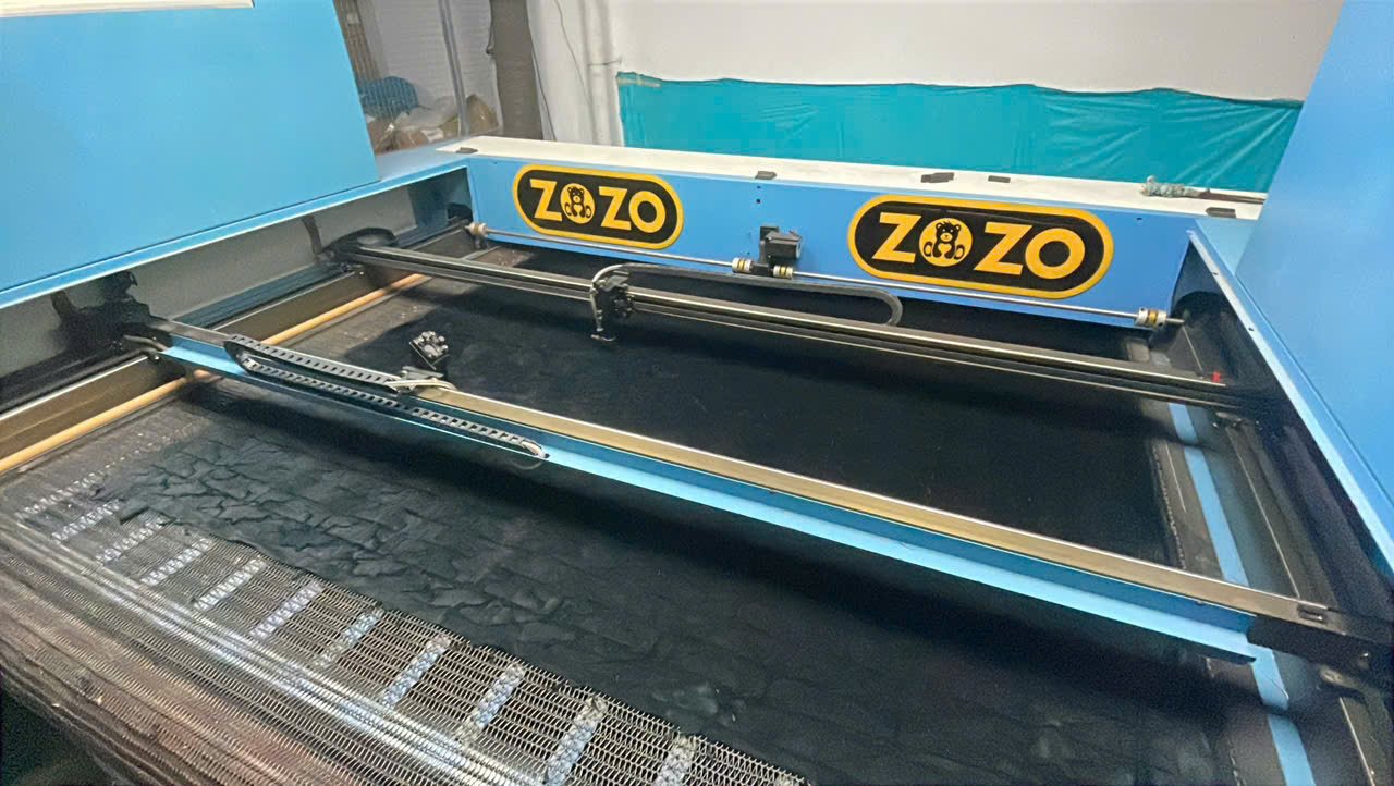 Cắt Vải Laser Theo Yêu Cầu – Giải Pháp Gia Công Chính Xác, Nhanh Gọn Tại Xưởng ZoZo